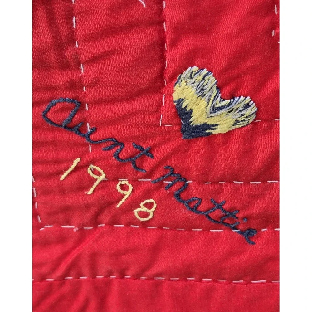 Vintage Handmade Patriotic Star Quilt 36 x 36 Wall Hanging Baby Blanket 1998 EUC